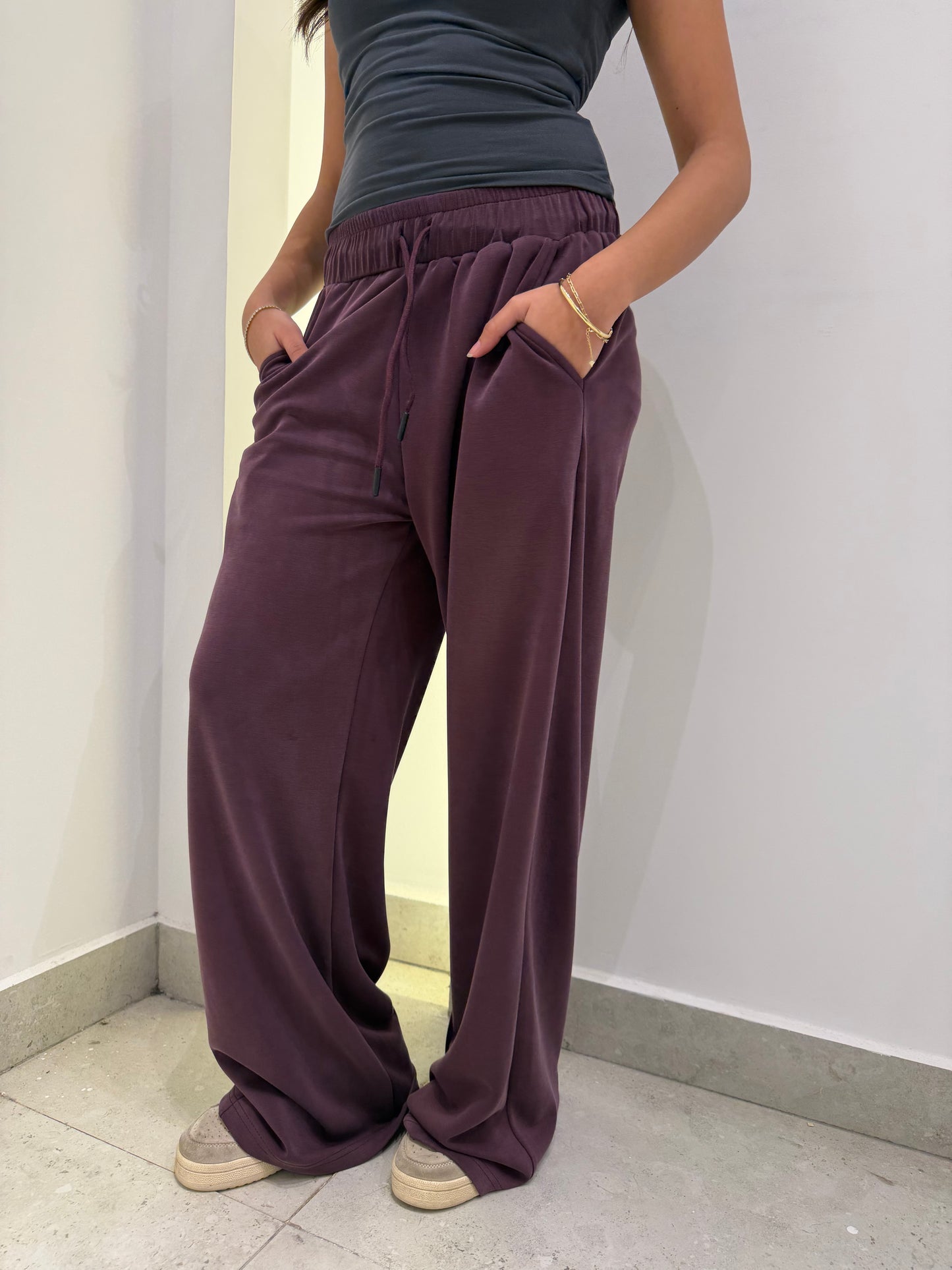 Lightweight Wide-Leg Pants