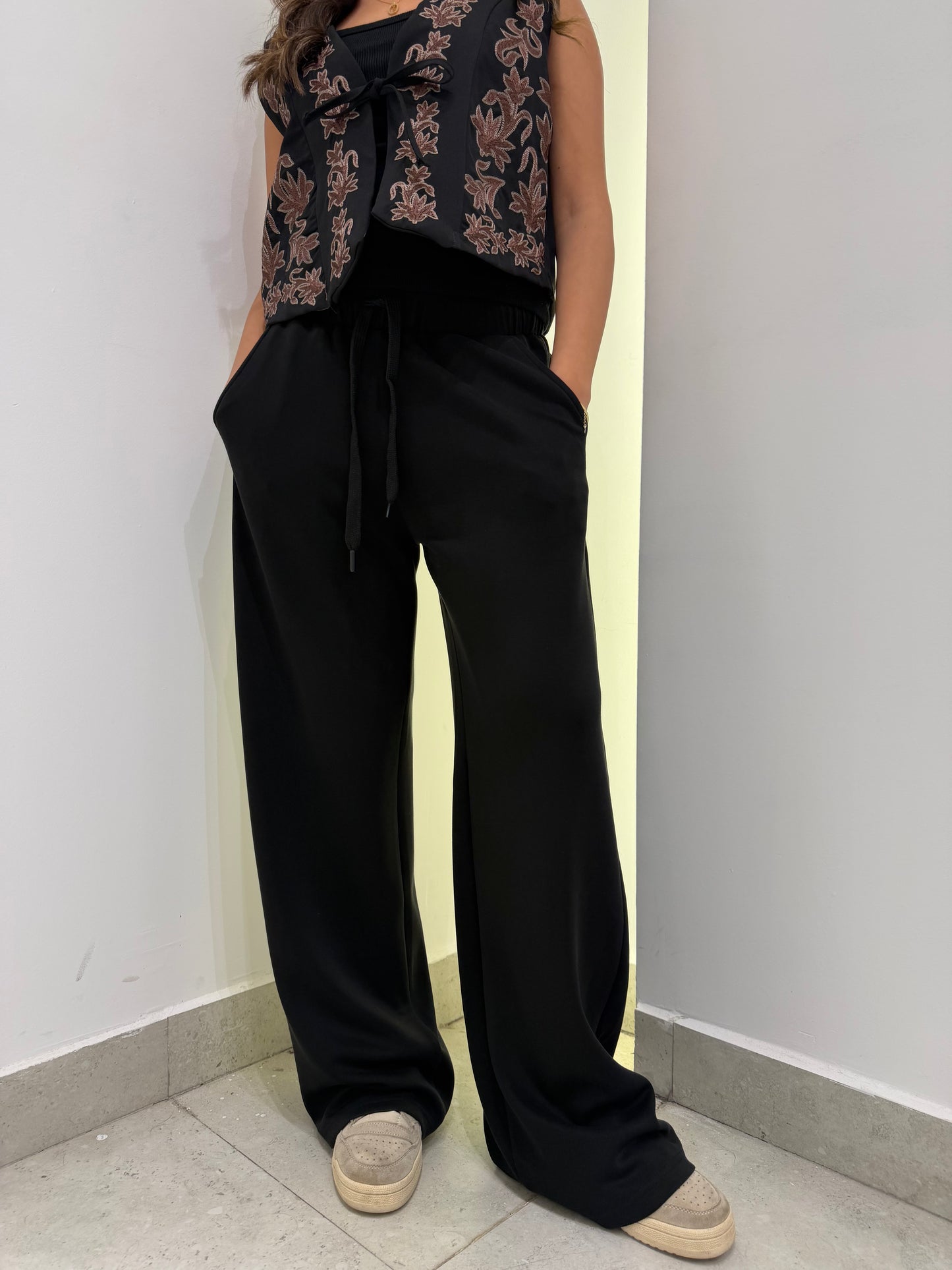 Lightweight Wide-Leg Pants
