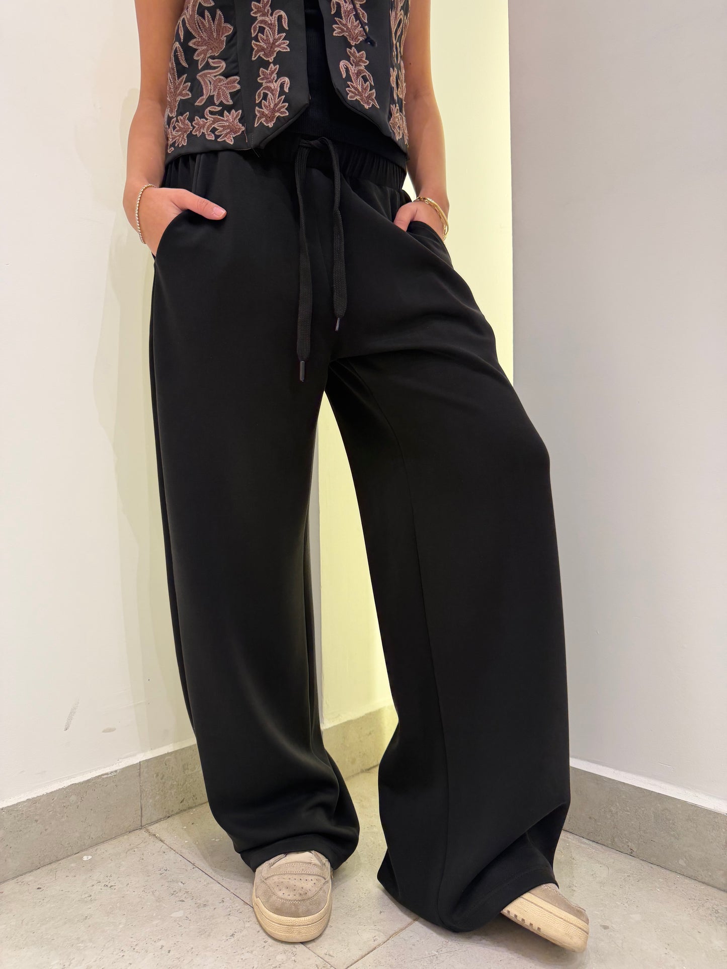Lightweight Wide-Leg Pants