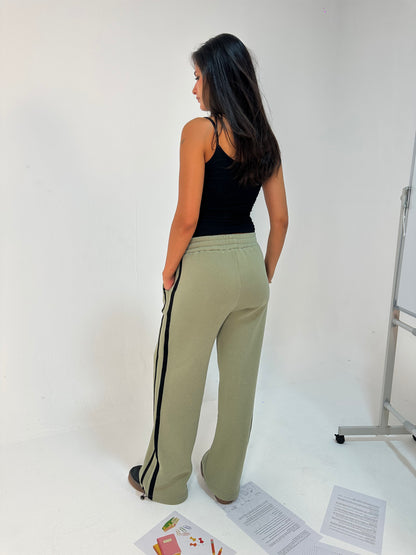 Contrast Side-Stripe Pants