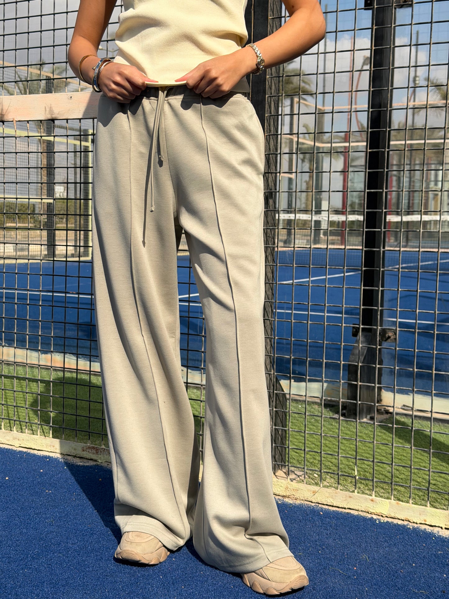 Oshi Wide-Leg Pants