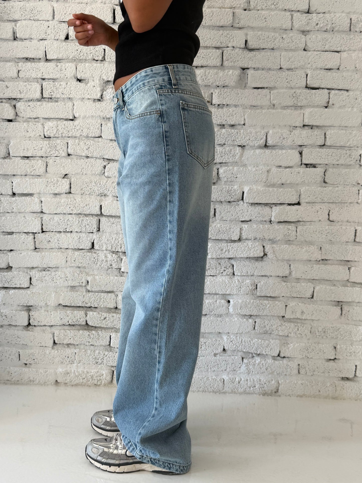 Essential Wide-Leg Jeans