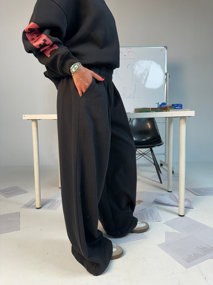 Relaxed Wide-Leg Pants